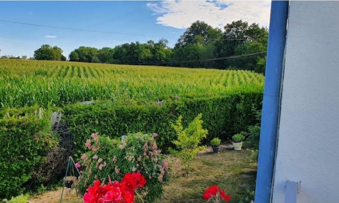 Breuil-Bois-Robert Villa | Magnificent cozy n'est in a villa with parking spaces