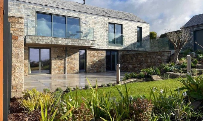 Perranuthnoe House | Magnificent South Coast Cornish Retreat by the Sea