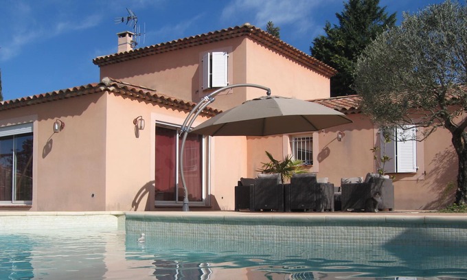 Vinon-sur-Verdon Villa | Magnificent villa with pool on the edge of Verdon .with independent studio.