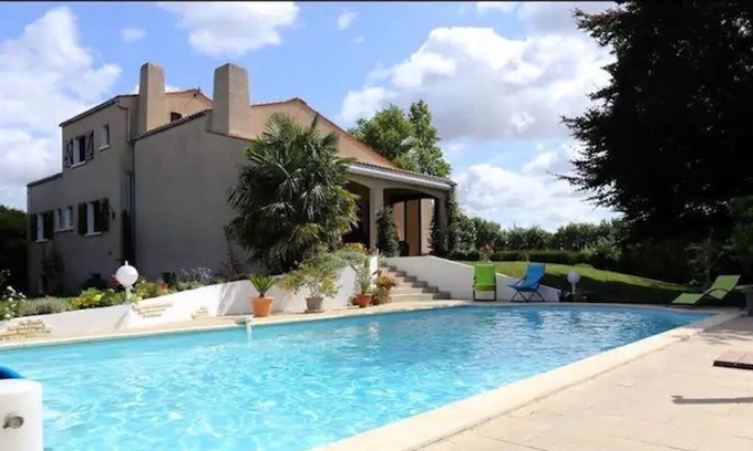 Le Thou Villa | Magnificent Villa 15 minutes from the beach
