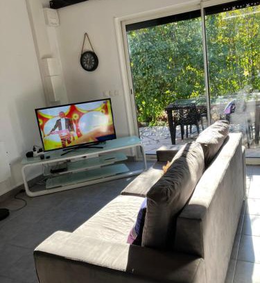 Peymeinade Apartment | Magnifique duplex climatisé dans une villa calme