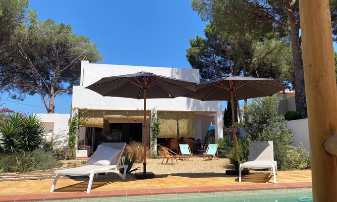 L'Escala Villa | Magnifique villa moderne avec piscine
