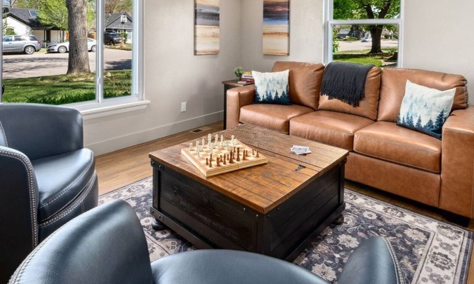 Old Town House | Magnolia Hideaway | Pet Friendly w/Fireplace