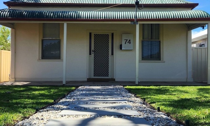 Mildura House | Magnolia Lodge