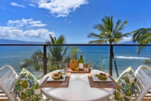 Honokowai Apartment | Mahana 602 · MA 602 Kaanapali OceanFront Studio Ocean View Pool