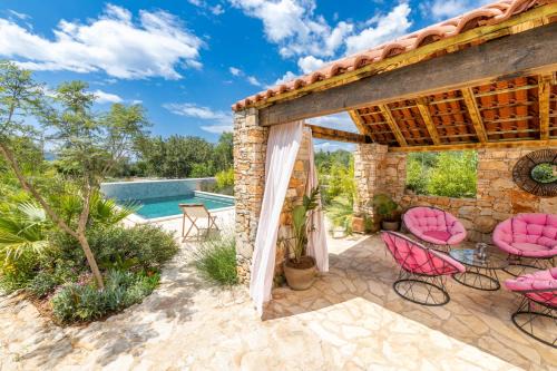 Stari Grad House | Mai's Cottage