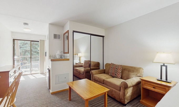 West End Cabin | Main Street room - pool & hot tub - walk to lifts, dog-friendly, balcony