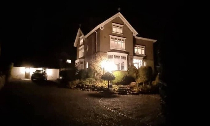 Giggleswick House | Mainsfield House 8 Bedroom Luxury Holiday Home With A Hot Tub