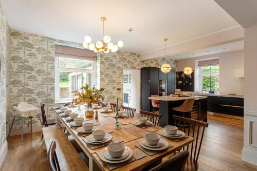 Giggleswick House | Mainsfield House - Luxury group accommodation