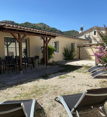 Saint-Julien-en-Saint-Alban House | Maison au calme avec terrasse