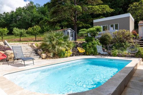 Sainte-Colombe-en-Bruilhois House | Maison de campagne avec Piscine