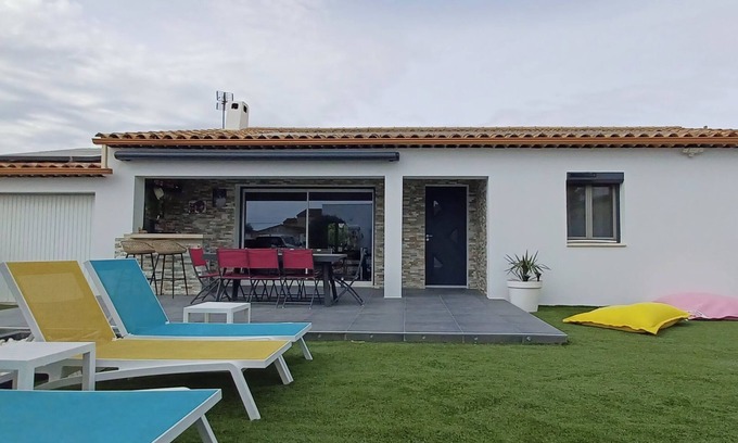 Marignane House | Maison à 2 Minutes des Plages. Piscine/terrain de Pétanque/vélos à Disposition