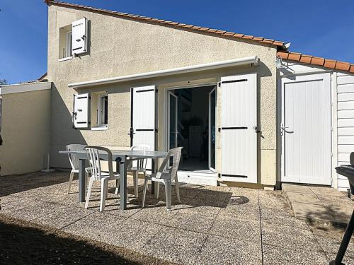 Les Mathes House | Maison 4 pers avec piscine, tennis, proche plages et port - La Palmyre - FR-1-705-57