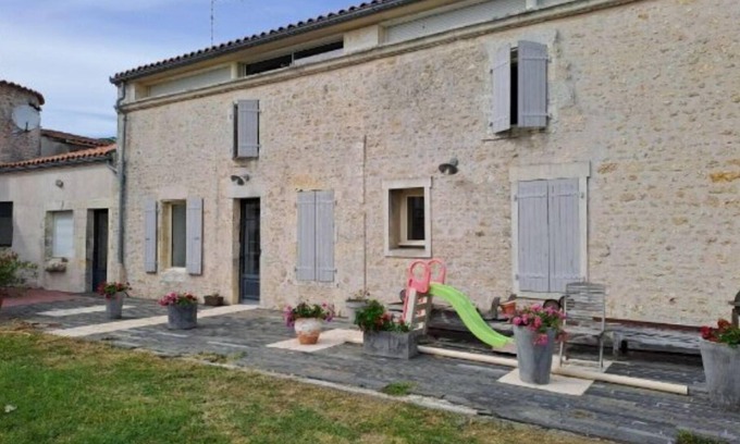 Saint-Just-Luzac House | Maison aux Pieds des Marais Salants