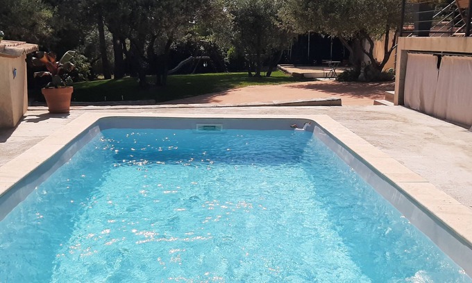 Caremeau House | Maison Avec Grand Jardin et Piscine Dans Quartier Calme