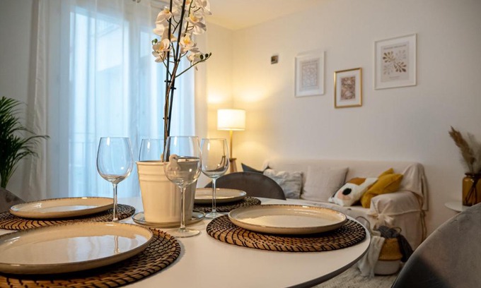 Old Town Apartment | Maison Blanche: appartamento elegante con parcheggio privato