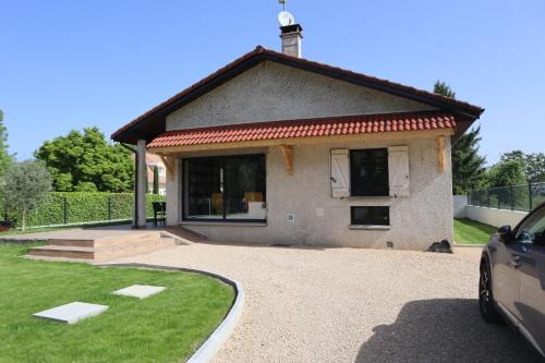 Loyettes House | Maison calme rénovée