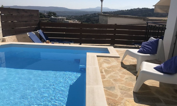 Kournas House | Maison Crétoise Avec Piscine Proche Plage vue mer