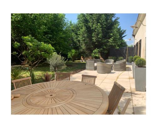 Charentilly House | Maison déco avec jardin Tours Châteaux de la Loire