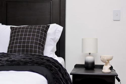 Emalahleni Apartment | Maison d'Ambiance