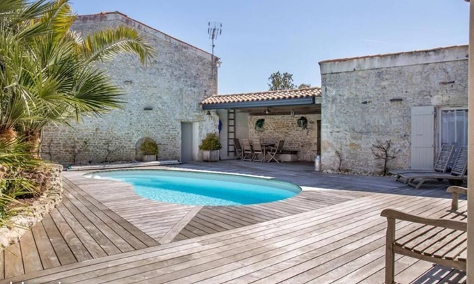 Dompierre-sur-Mer House | Maison de Charme en Pleins Centre Bourg du Village . 10 min de la Rochelle