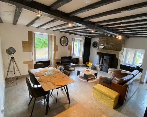 Courcelles-les-Montbard Apartment | Maison de la Fontaine