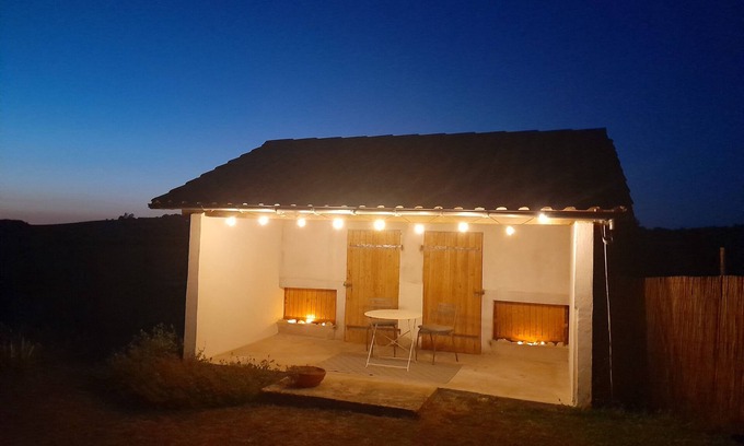 Ambleville House | Maison de Campagne au Milieu des Vignes