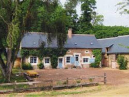 Saint-Pierre-du-Lorouer House | Maison de charme en forêt de Bercé - 4 chambres, terrasse, ping-pong, proche Le Mans - FR-1-410-164