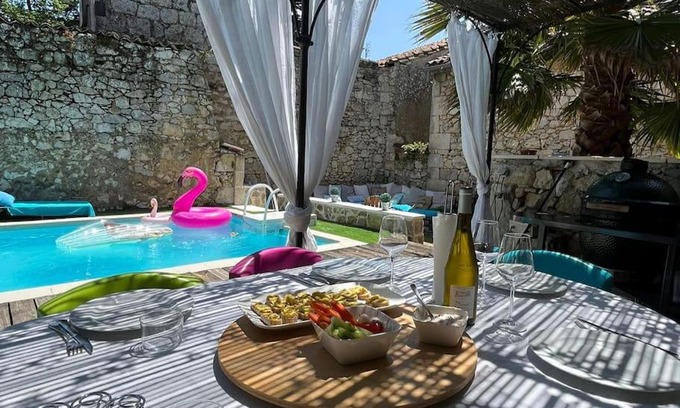Laugnac House | Maison de village tout confort avec piscine