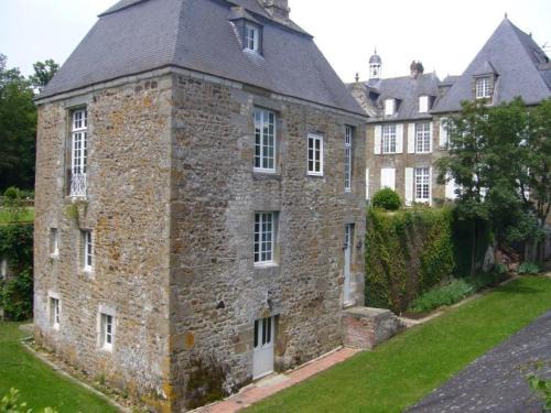 Rabodanges House | Maison du Chapelain avec Cheminée, Jardin et Animaux Acceptés - FR-1-497-54
