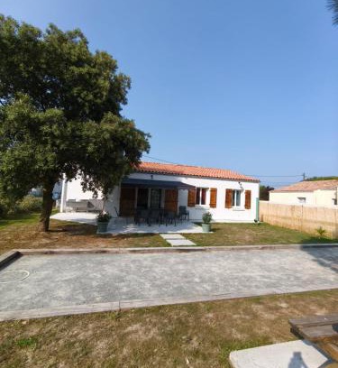 Le Chateau-d'Oleron House | Maison familiale et conviviale proche océan avec terrain de pétanque