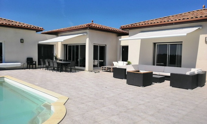 Saint-Michel-Lapujade House | Maison Avec Piscine en Campagne