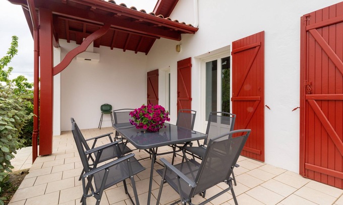 Arraute-Charritte House | Maison Hacharria - Four Bedroom House, Sleeps 6