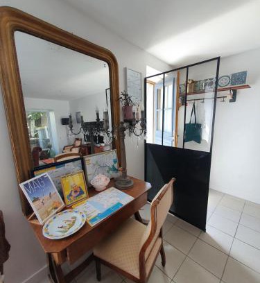 Pont-l'Abbe House | Maison historique - cour - centre-ville -plage 10 mn