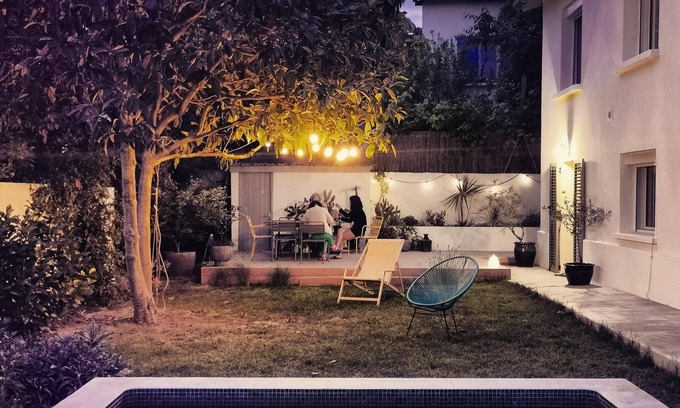 Les Beaux-Arts House | Maison Jardin Piscine, le Calme à 2 pas du Centre-ville