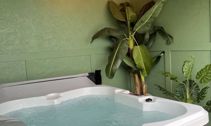 Bobital House | Maison la dolce vita with year-round spa