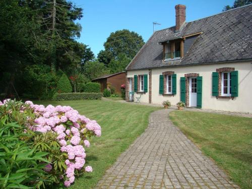 Dampierre-sous-Brou House | Maison Nature avec Salle de Jeux, Jardin Clos, et Wi-Fi à Dampierre-sous-Brou - FR-1-581-19