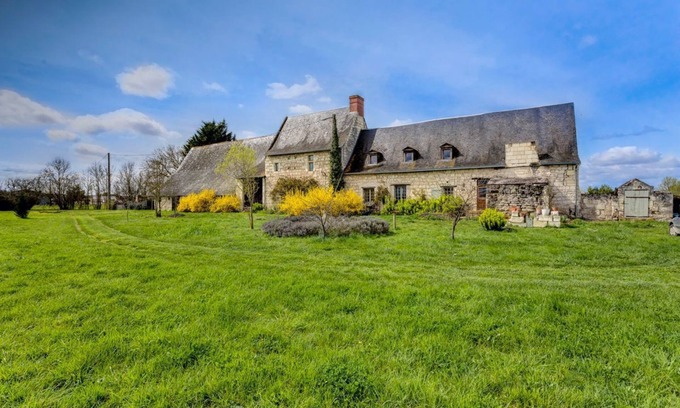 Varennes sur Loire Villa | Maison Pierre-Louis - One Bedroom Villa, Sleeps 2