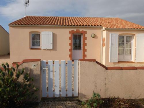 Givrand House | Maison plain-pied avec jardin clos, 6 personnes, proche plage et centre, parking, 3 chambres - FR-1-224-787