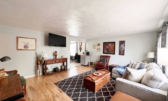 Peoria House | Maison Serene of Peace 02 - gorgeous, charming, quiet, clean and adorable