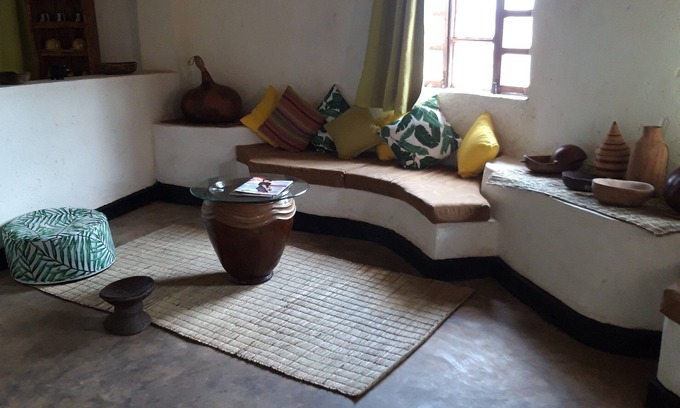 Southern Province House | Maison Traditionnelle Écologique à la Campagne Rwandaise