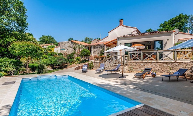 Beaurepaire Villa | Maison Zenith - Five Bedroom Villa, Sleeps 10