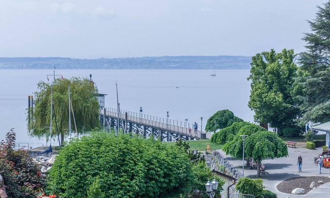 Hagnau Apartment | Maisonette Holiday Apartment with Small Roof Terrace by the Lake