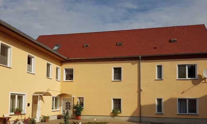 Roßbach Apartment | Maisonette in the Geiseltal- Spacious living on 2 floors
