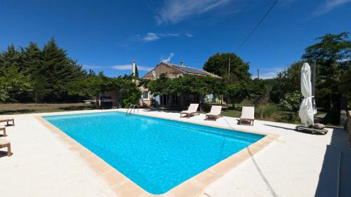 Simiane-la-Rotonde Apartment | Maisonnette avec accès piscine
