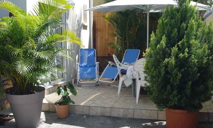 Saint-Pierre House | Maisonnette with mezzanine, air conditioning, secure parking, wifi internet, Rated 3 stars.
