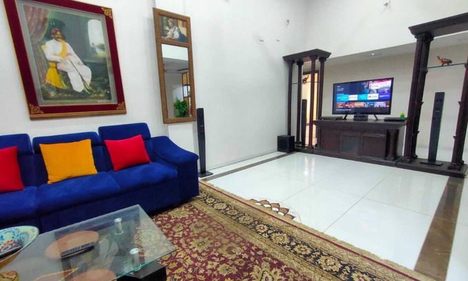 Vadodara House | ★Majestic City Center Penthouse.Private Terrace★
