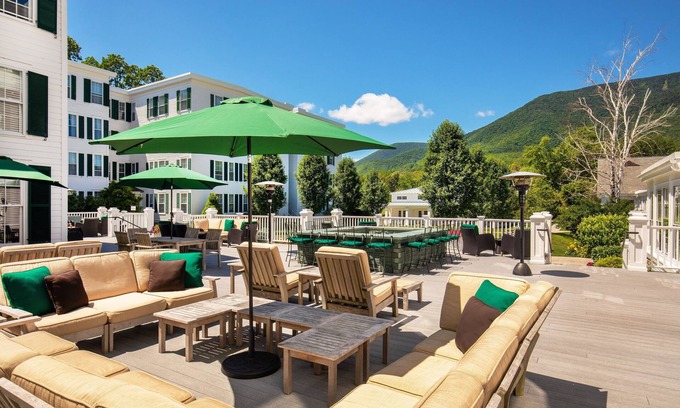 Manchester Apartment | Majestic Equinox | King Room + Mountain View