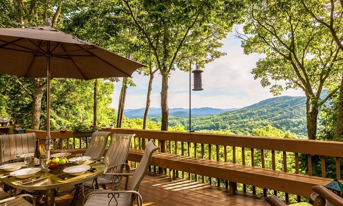 Upper Peachtree Cabin | Majestic mountain view, Luxury Home, Total seclusion-Privacy, Hot Tub, Fireplace