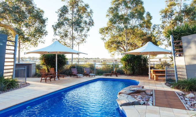 Davenport Apartment | Majestic Oasis Apartments